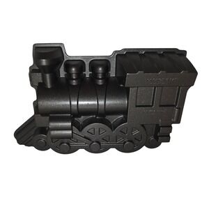 Nordic Ware Locomotive Train Cake Pan 9 Cups 3.1 Liters Cast Aluminum Baking